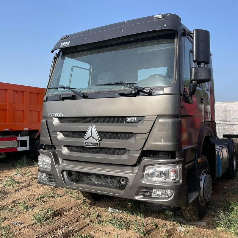 고속 디젤은 트랙터 트럭 6x4 Sinotruk Howo 371hp 375hp 수동 디젤을 사용했습니다