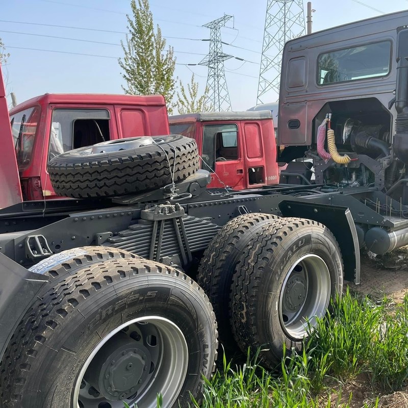 고속 디젤은 트랙터 트럭 6x4 Sinotruk Howo 371hp 375hp 수동 디젤을 사용했습니다