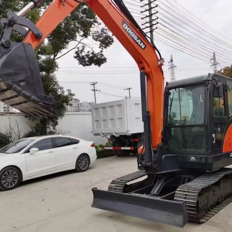 사용 된 Doosan Digger DX55 사용 된 5.5톤 소형 미니 크롤러 발굴기