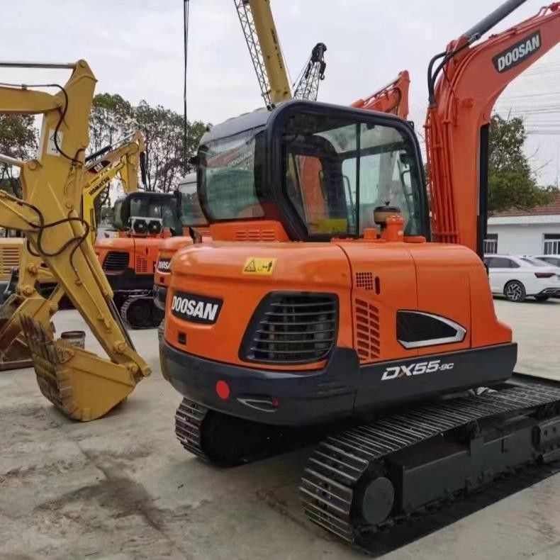 사용 된 Doosan Digger DX55 사용 된 5.5톤 소형 미니 크롤러 발굴기