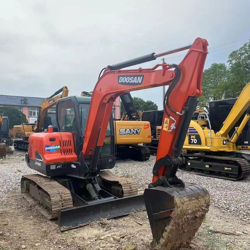 사용 된 Doosan Digger DX60 중고 6톤 소형 미니 크롤러 발굴기