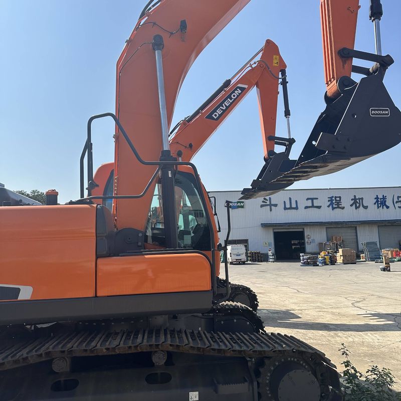 사용 된 Doosan Digger DX215-9ACE 중형 21.5t 중형 크롤러 발굴기