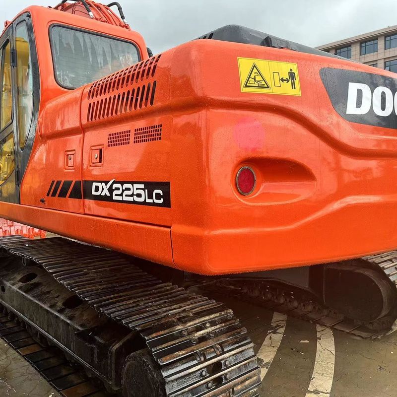 사용 된 Doosan Digger DX225LC 중형 22.5톤 크롤러 발굴기
