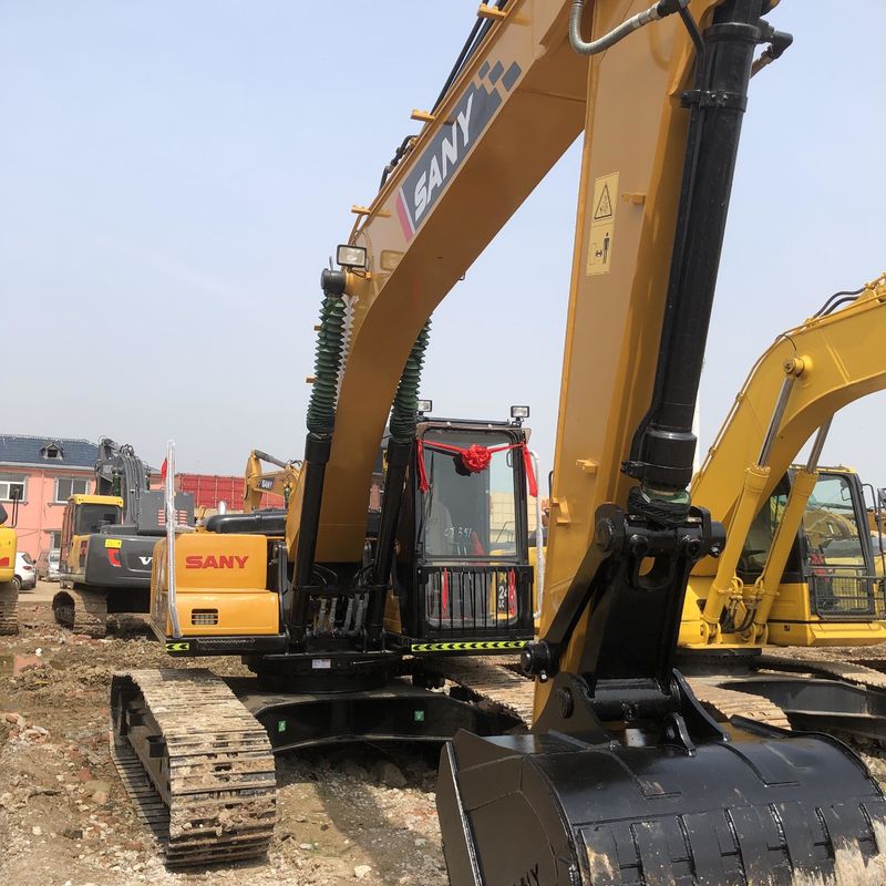 사용 된 SANY Digger SY215C 중형 크롤러 발굴기에서 중고 21.5