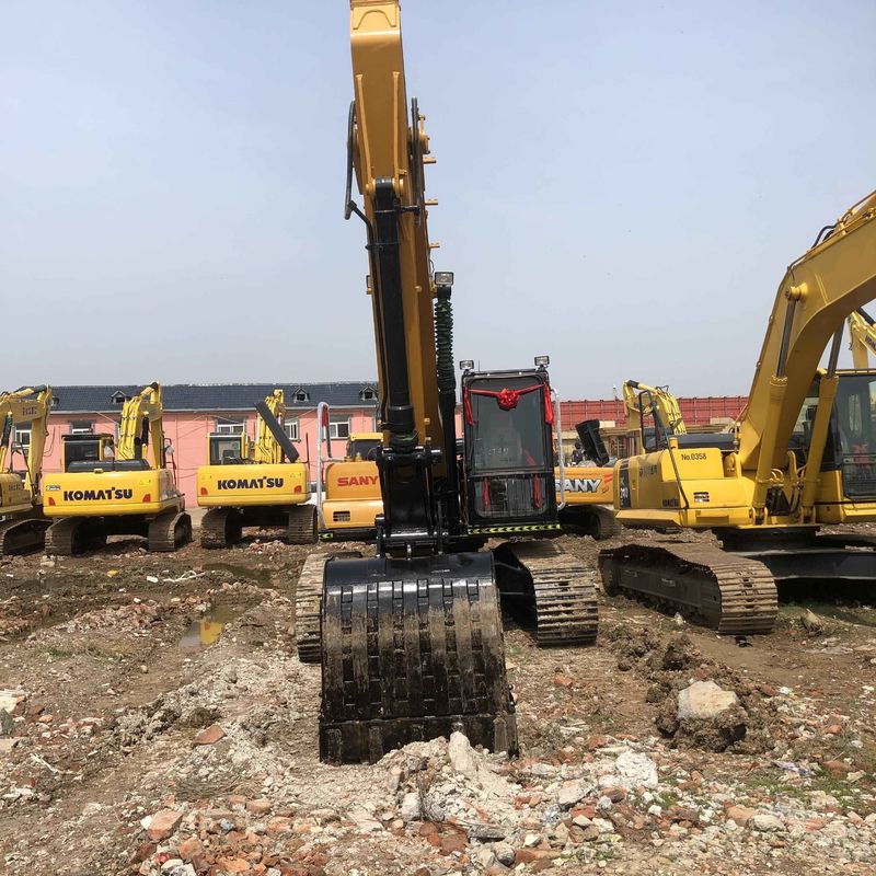 사용 된 SANY Digger SY215C 중형 크롤러 발굴기에서 중고 21.5