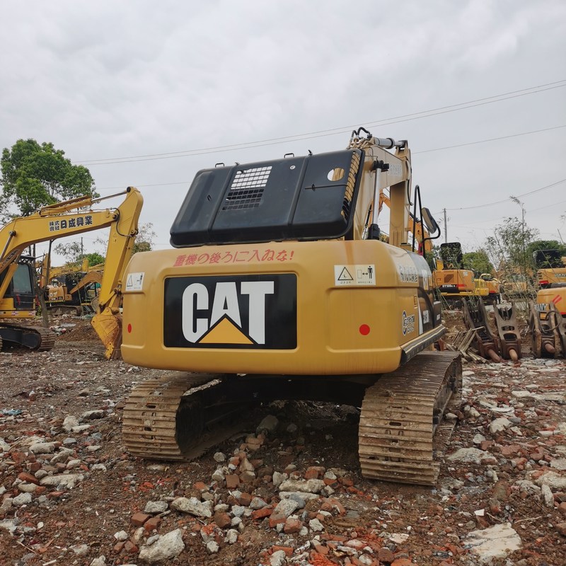 오래된 굴삭기 CAT 323DL 중고 굴착기 23톤 110kw, 1.2m3 버킷 포함