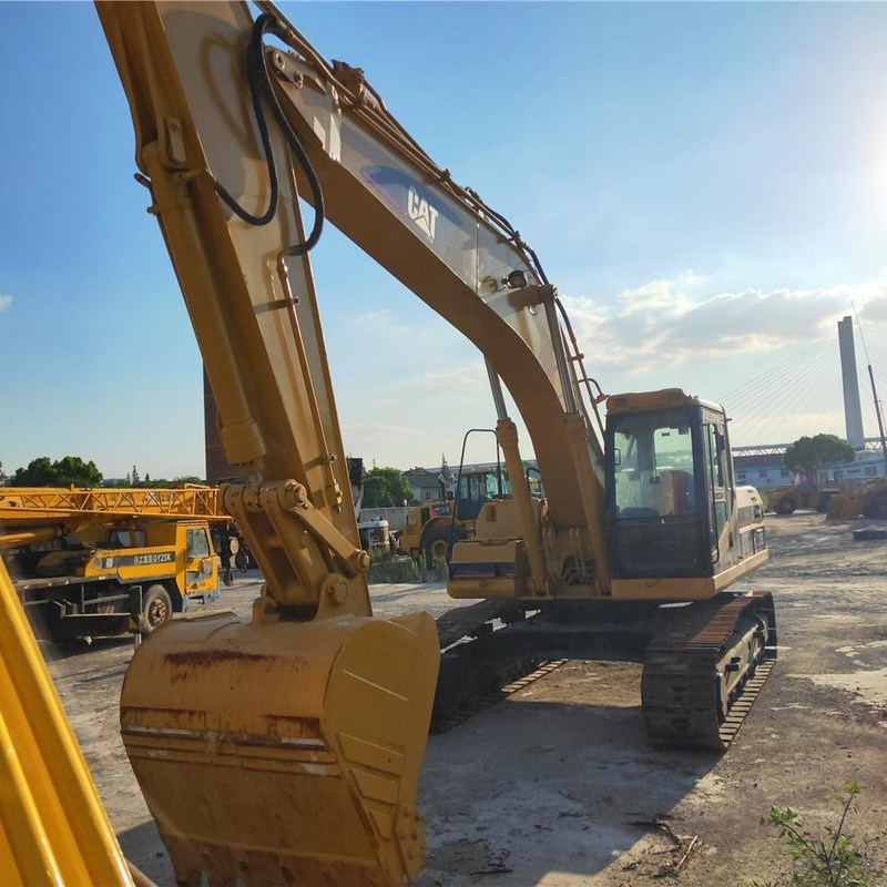 두 번째 핸드 CAT 325BL 발굴기 기계 거래자 25 톤 125.3kw 1.1m3 버킷