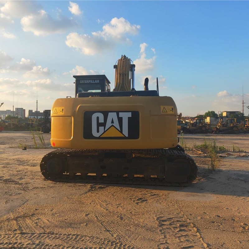 25 톤 사용 된 발굴기 CAT 325D 크롤러 발굴기 140kw 1.4m3 버킷 용량
