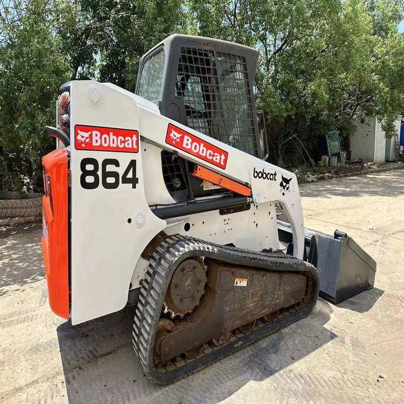 보브 864 사용 된 스키드 스티어 로더 기계 조경 사이트 10.6km/h 53.7KW