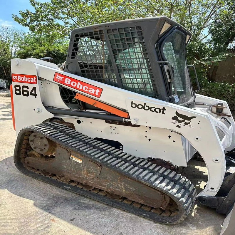 보브 864 사용 된 스키드 스티어 로더 기계 조경 사이트 10.6km/h 53.7KW