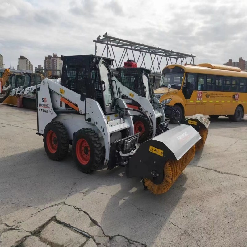 Bob S16 사용 된 스키드 스티어 장비 로더 지구 이동 10.5km/h 36.4KW