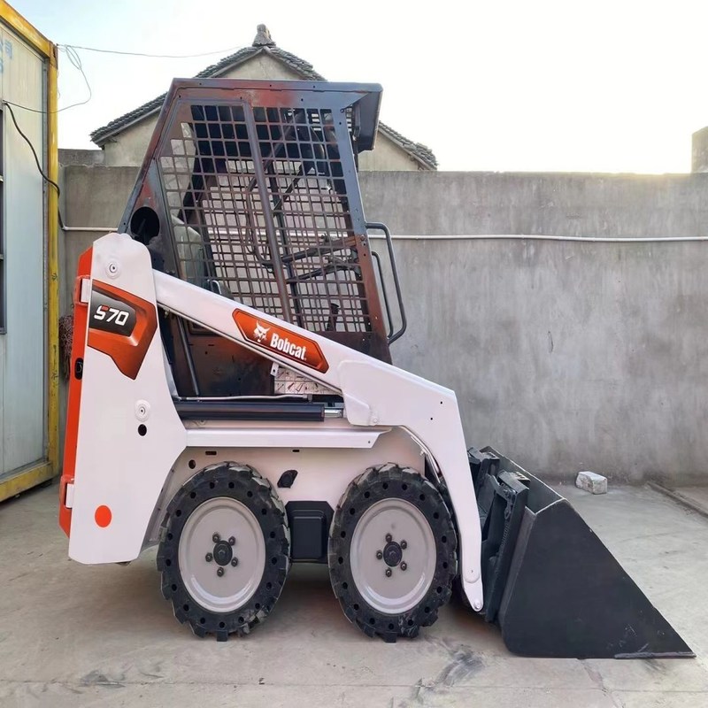 BobS70 사용 된 스키드 스티어 중장비 로더 미니 S70 10.1km/h 17.5KW