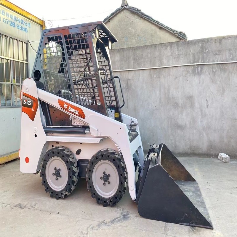 BobS70 사용 된 스키드 스티어 중장비 로더 미니 S70 10.1km/h 17.5KW