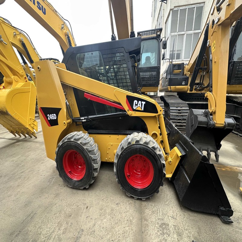 CAT 246D 중고 스키드 스티어 로더 장비 4.5 톤 원본 53..6KW