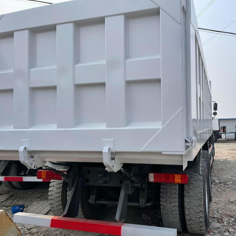 재취득된 호우 375 시노트럭 호우 8x4 덤프 트럭 티퍼 40T 수동 디젤