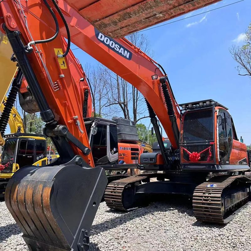 사용 된 Doosan Digger DX225 중형 22.5톤 크롤러 발굴기