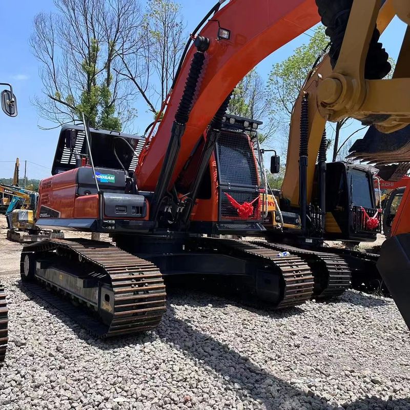 사용 된 Doosan Digger DX225 중형 22.5톤 크롤러 발굴기