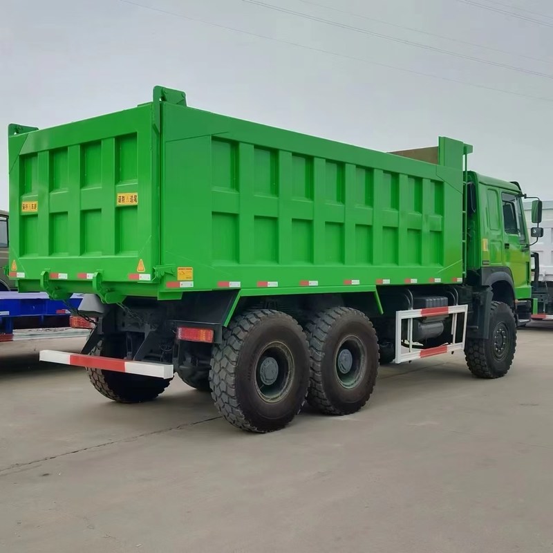 사용 된 덤프 트럭 호우 371hp 시노트럭 호우 6x6 킵 6 휠 수동 디젤