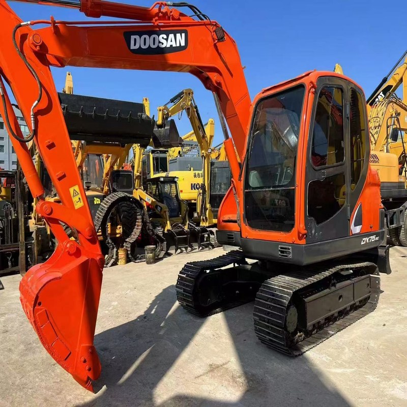 중고용 도산 DX75 컴팩트 다재다능 미니 사용 된 발굴기 39.7kw 0.28m3 버킷