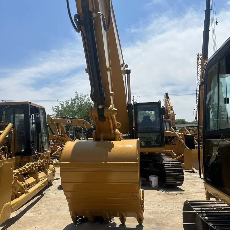 사용 된 발굴기 CAT 330GC 30 톤 크롤러 발굴기 151kw 1.6m3 버킷