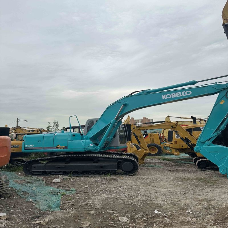 사용 된 Kobelco Digger SK200D 중급형 크롤러 발굴기