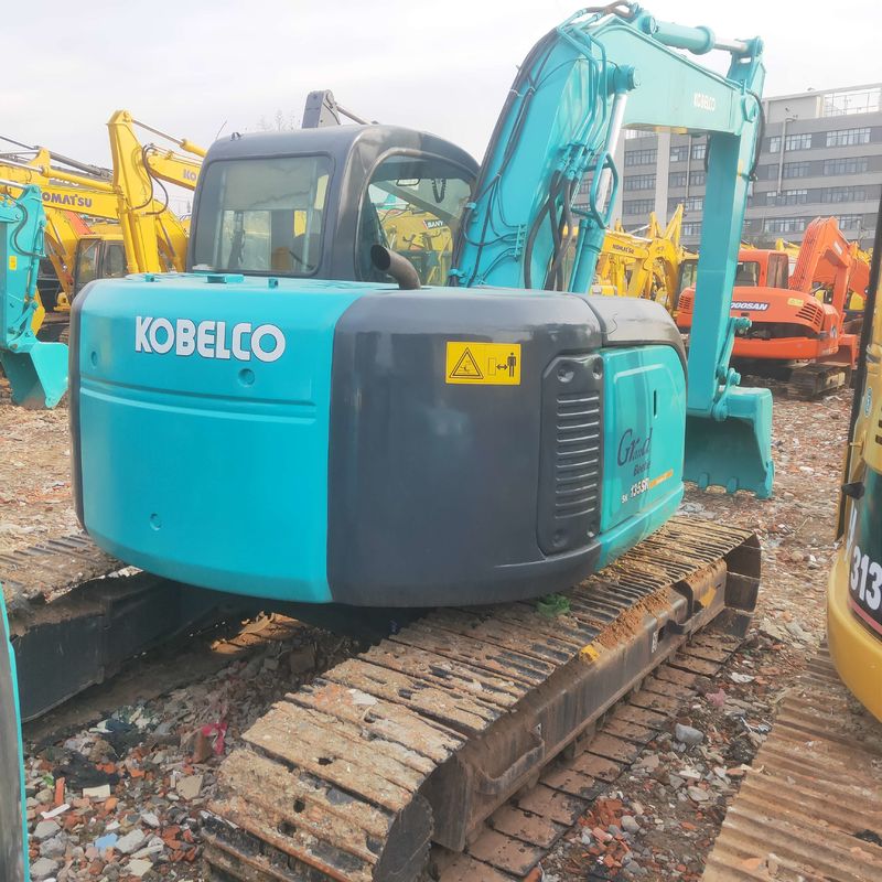 사용 된 Kobelco Digger SK135 중형 크롤러 발굴기