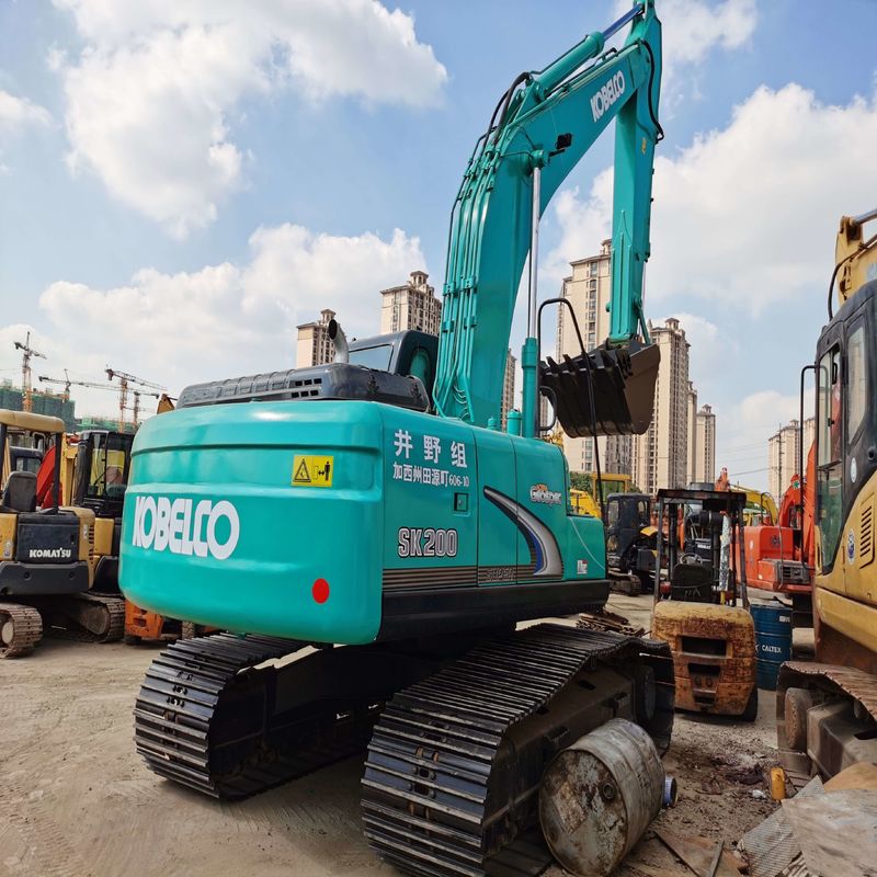 사용 된 Kobelco Digger SK200-8 중형 크롤러 발굴기