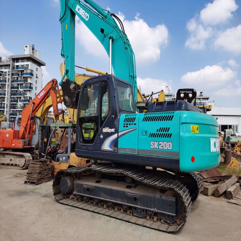사용 된 Kobelco Digger SK200-8 중형 크롤러 발굴기