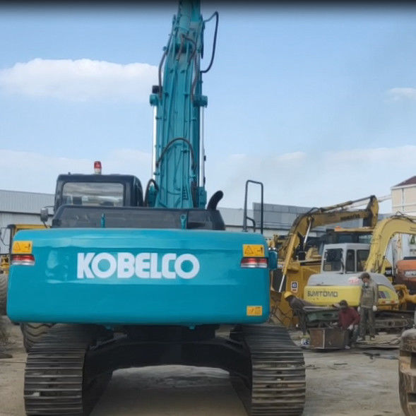 사용 된 Kobelco Digger SK200-8 중형 크롤러 발굴기