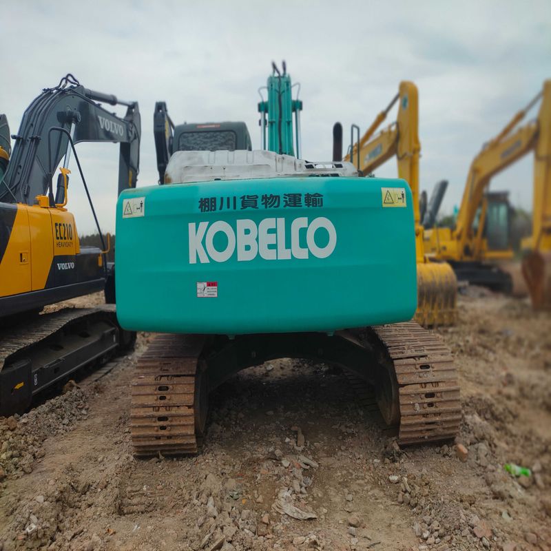 사용 된 Kobelco Digger SK250-8 중형 25톤 크롤러 발굴기