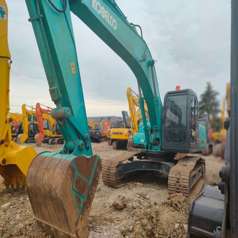 사용 된 Kobelco Digger SK250-8 중형 25톤 크롤러 발굴기