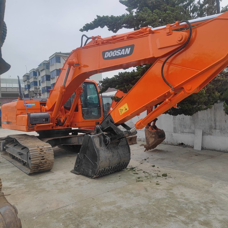 사용된 도산 DX225 디거 22.5톤 중형 크롤러 발굴기 157kw
