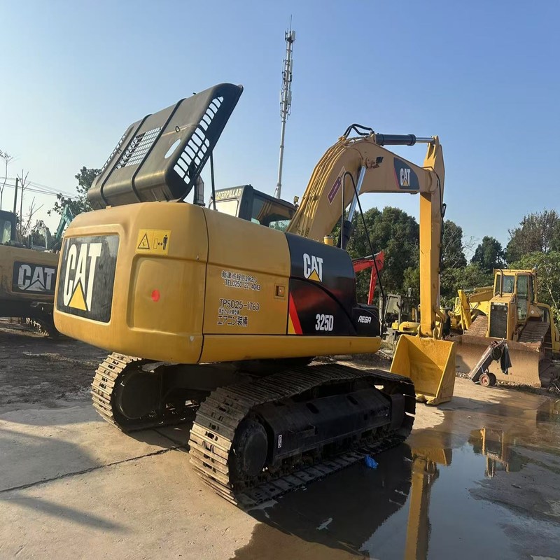 25 톤 사용 된 발굴기 CAT 325D 크롤러 발굴기 140kw 1.4m3 버킷
