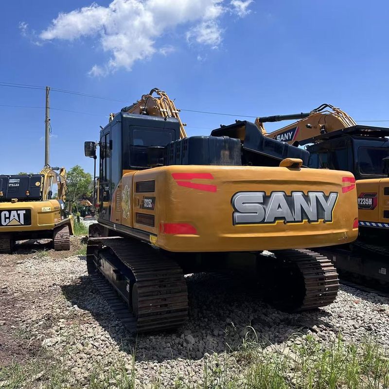 사용 된 SANY Digger SY215C 중형 크롤러 발굴기에서 중고 21.5
