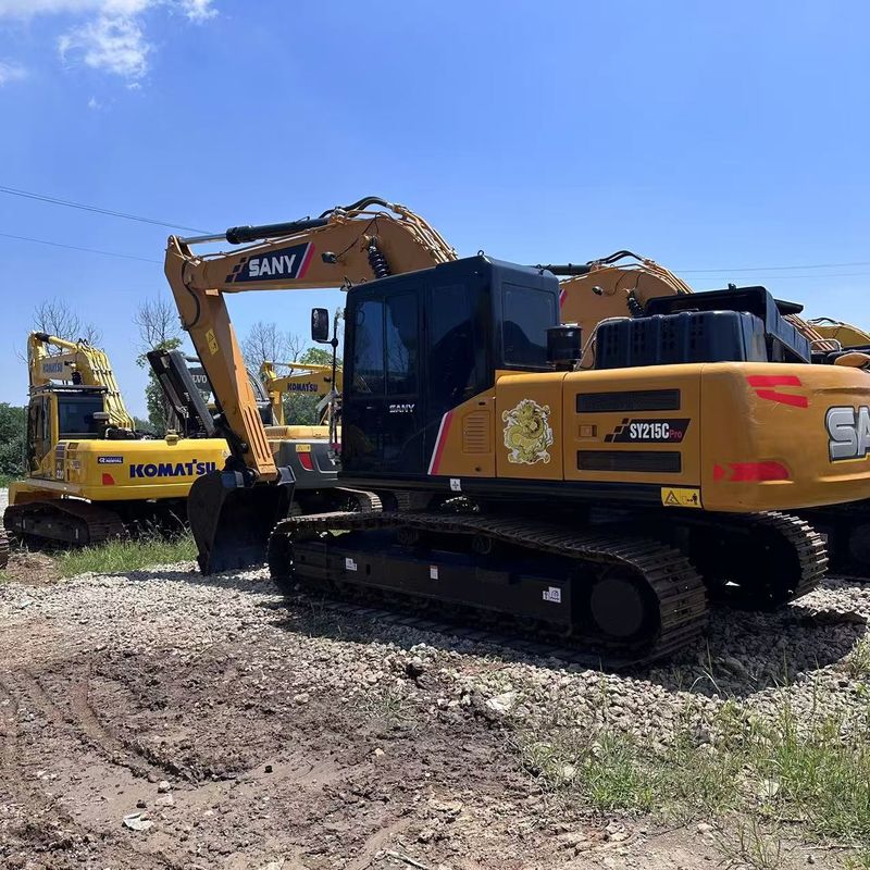사용 된 SANY Digger SY215C 중형 크롤러 발굴기에서 중고 21.5