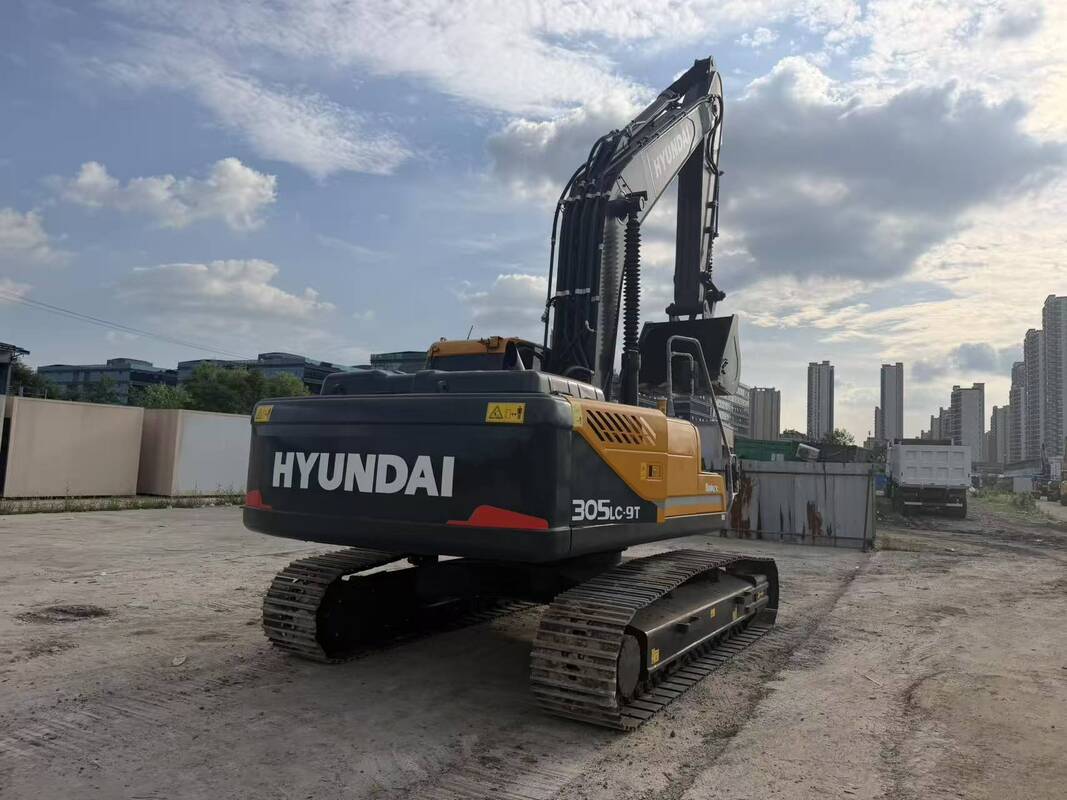 사용 된 현대 디거 R305LC-9T 중고 30.2톤 크롤러 발굴기 196kw 1.38m3 버킷