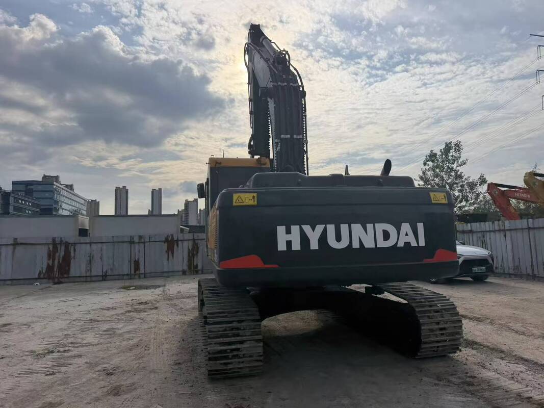 사용 된 현대 디거 R305LC-9T 중고 30.2톤 크롤러 발굴기 196kw 1.38m3 버킷