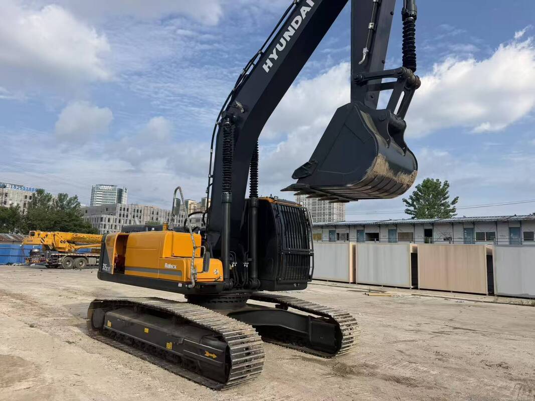사용 된 현대 디거 R305LC-9T 중고 30.2톤 크롤러 발굴기 196kw 1.38m3 버킷